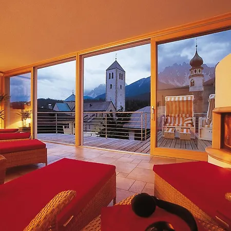 Cavallino Bianco - Weisses Roessl 4* Innichen